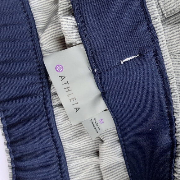 Athleta Searsucker Short, Size Medium, Mid-Rise - Picture 7 of 7